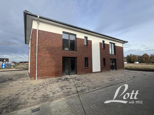 Foto - **Neubau ! Erdgeschosswohnung mit Terrasse - Neubaugebiet!**