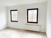 Foto - ***WOHNEN IM GRÜNEN*** – Komfortabel, ruhig und familienfreundlich... 3-Raumwohnung mit Tageslichtbad und opionaler Einbauküche ab sofort zu vermieten