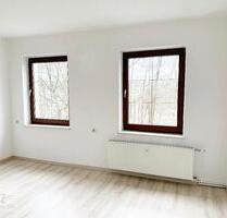 ***WOHNEN IM GRÜNEN*** – Komfortabel, ruhig und familienfreundlich... 3-Raumwohnung mit Tageslichtbad und opionaler Einbauküche ab sofort zu vermieten - Nünchritz