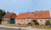Foto - großzügiges Einfamilienhaus mit großem Hof,Stallungen,ggf Scheune