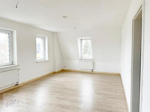 Foto - ***GROßZÜGIGE 4-ZIMMER-WOHNUNG MIT MODERNEN BAD IN NÜNCHRITZ*** Wohnkomfort in zentraler Lage