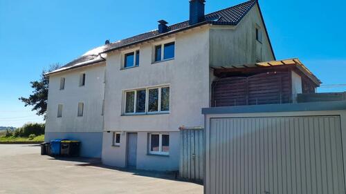 Foto - Rarität mit zwei Häusern und Halle, ideal für Selbständige etc.!