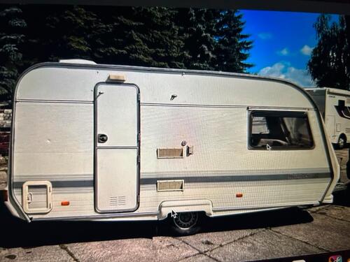 Foto - Biete Hallenstellplatz für einen Wohnwagen an