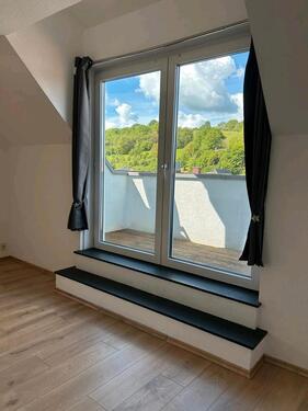Foto - Helle 3-Zimmer Dachgeschoß Wohnung mit Balkon