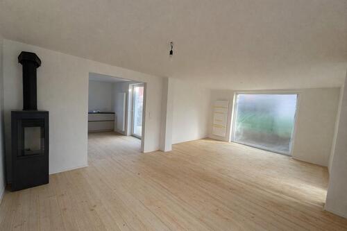 Foto - Freistehendes, kernsaniertes Einfamilienhaus zu vermieten