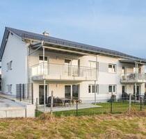 Vermiete zentrale Neubauwohnung mit Garten - Ursensollen
