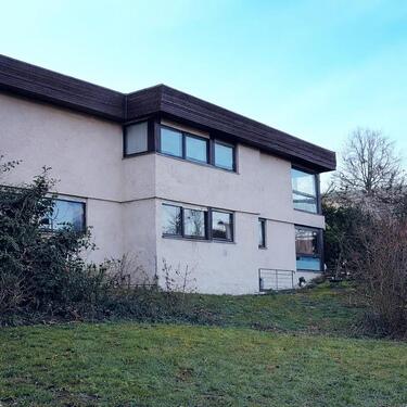 Foto - Courtagefrei: Zweifamilienhaus mit großem Grundstück