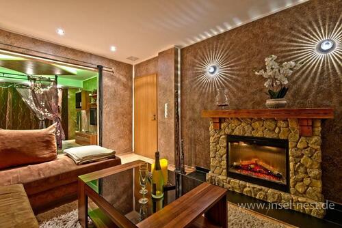 Foto - Traumsuite Whirlpool Sauna Kamin Himmelbett für zwei auf 130 qm