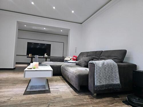 Foto - 4,5-Zimmer Wohnung kernsaniert zu Vermieten