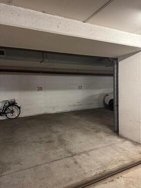 Foto - Kfz-Abstellplatz in Würzburger Altstadt