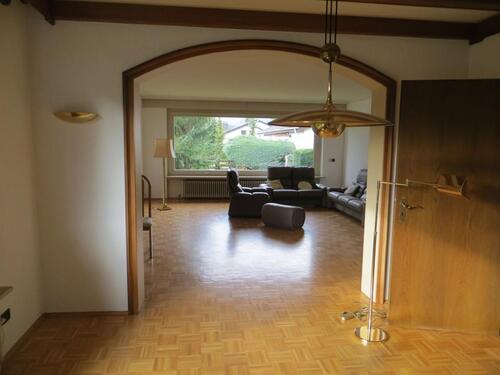 Foto - 6 Zimmer Einfamilienhaus zur Miete in Kelkheim (Taunus)