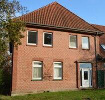 Teilsaniertes, ehemaliges Bauerhaus mit angrenzendem Stall - Winsen (Aller)