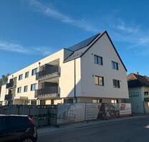 Service-Wohnen: Hochwertige barrierefreie 2-Zimmer DG-Wohnung - Dinkelscherben
