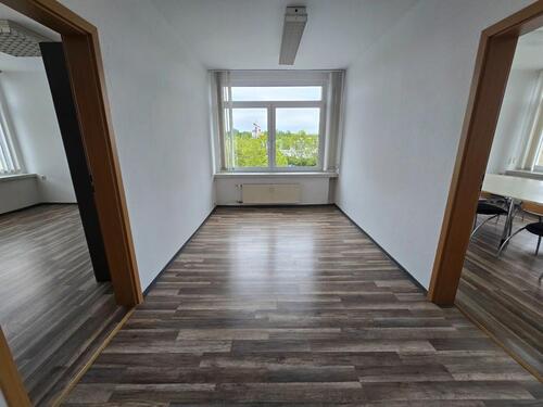 Foto - 3 Räume 50m² Chemnitz schöne helle Büros in Südring-Nähe Uni