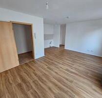 frisch renovierte 2 Zimmer Wohnung Balkon Osterhofen bezugsfrei