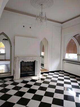 Foto - Grosse, helle Altbauwohnung, Komplett saniert. 4 Zimmer Küche Bad