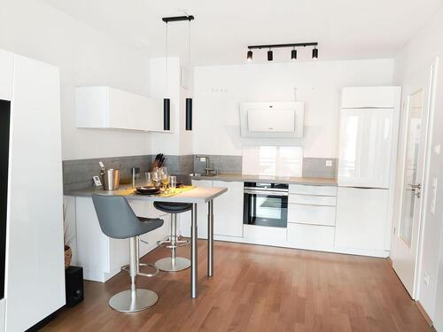 Foto - 1-Zimmer Wohnung vollmöbiliert wie neu - große Südloggia