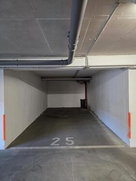 Foto - Tiefgaragenstellplatz in Übergröße zu vermieten