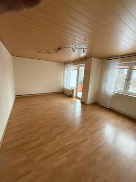 Foto - 3-Zimmer-Wohnung mit Balkon Einbauküche - 70 m2 - EMA 65 1. Etage