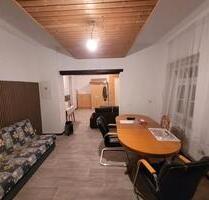 Zentrale, möblierte 2-Zimmer-Wohnung im Erdgeschoss - Weißenfels