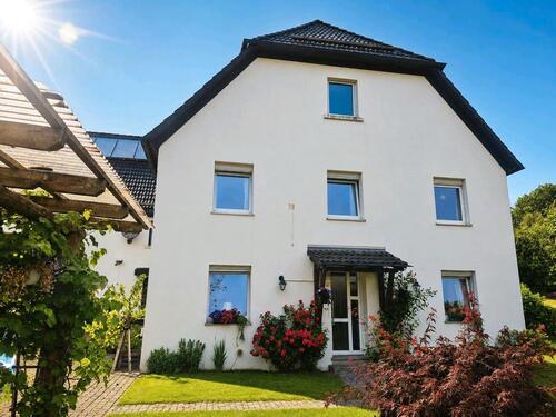 Foto - 4 Zimmer Bauernhaus, Landhaus zum Kaufen in Meinerzhagen
