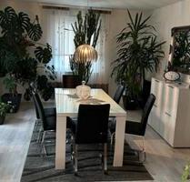 Zweifamilienhaus in Hanglage mit Blick auf Schramberg