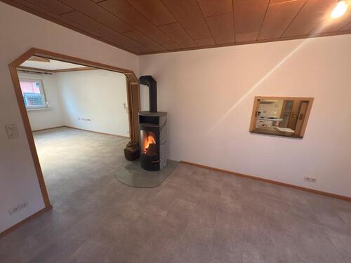 Foto - helle 5-Zimmer-Wohnung in Lampoldshausen zu vermieten