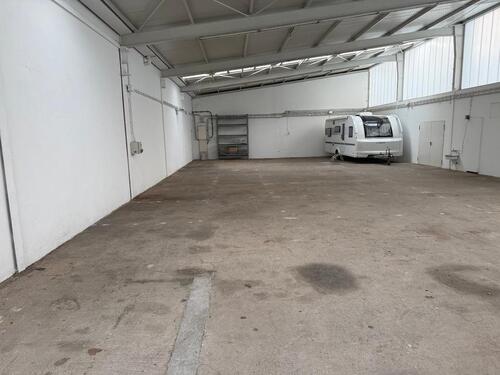 Foto - Hallenplatz für Boote, Wohnmobil, Wohnwagen, Kfz usw.