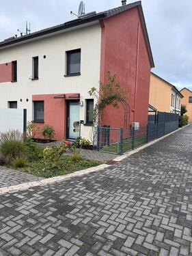 Foto - Reihenendhaus unter den Burgen Weinheims