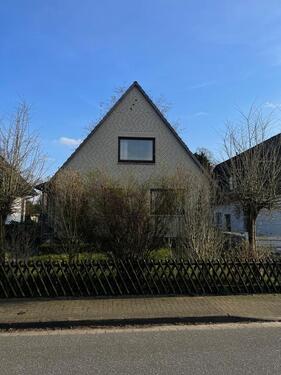 Foto - Einfamilienhaus zur Miete in Tornesch – 121 m² Wohnfläche Zur Vermietung steht ein gepflegtes Einfamilienhaus mit einer Wohnfläche von ca. 121 m² in ruhiger Wohnlage von Tornesch (Pfahlwed...