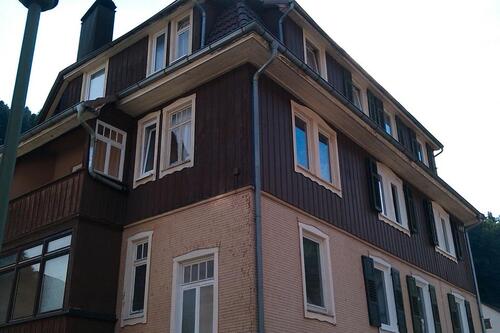 Foto - Mehrfamilienhaus mit 4 Whng, 8,4% jährliche Rendite, 8 Zim, 6 Bad