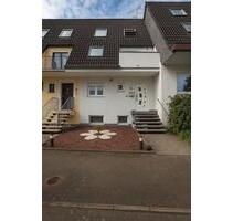 Charmantes Reihenhaus mit großem Garten direkt am Wald - Offenbach am Main Bieber