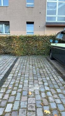 Foto - Parkplatz auf abgeschlossenem Hof - Nähe S-Bahn Westhafen