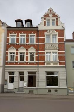 Foto - Helle Laden- Bürofläche in zentraler Lage – große Schaufenster