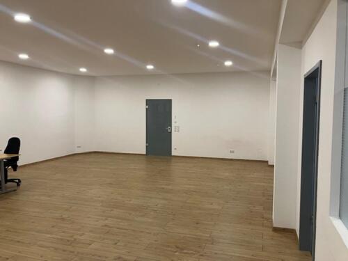 Foto - Gewerbefläche zu vermieten - 2.000,00 EUR Kaltmiete,