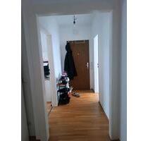 2 Zimmer DG Wohnung in Niederrad - Frankfurt am Main