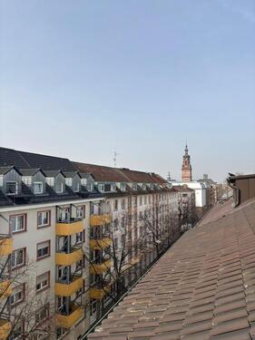 Foto - Helle DG Wohnung mit Cabriofenster inmitten des Stadtzentrums