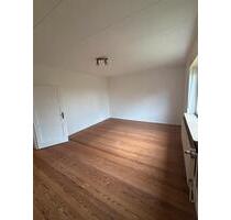 Frisch renoviert! WG Zimmer in 3er WG zu vermieten+ EBK+ Terrasse - Neunkirchen Heinitz