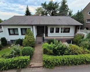 Freistehender Bungalow mit großem Garten in Duisburg-Oestrum