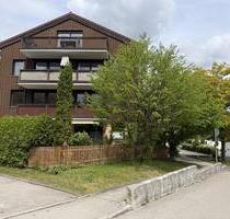 Großzügige helle 4- Zimmer Garten- Wohnung mit TG-Stellplatz, zentral und ruhig in Feldafing! 1. OG