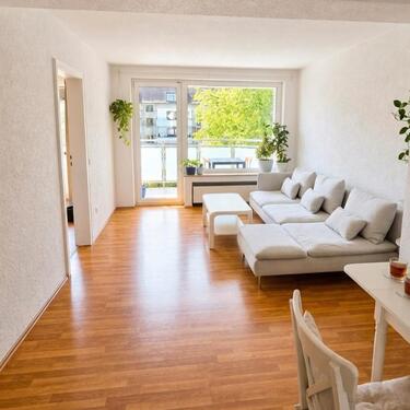 Foto - Helle 3-Zi.-Wohnung am Duisburger Hbf – möbliert mit Balkon