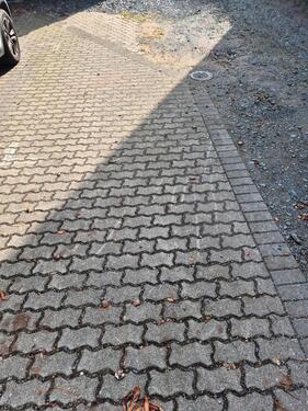 Foto - PKW-Stellplatz 51147 Köln + Lademglk. für E-Auto zu vermieten