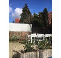 Kleines Haus mit Terrasse und Balkon in Lage zu verkaufen