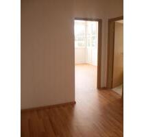 MEERANE: Schöne 2-Raum- Mietwohnung mit WINTERGARTEN!