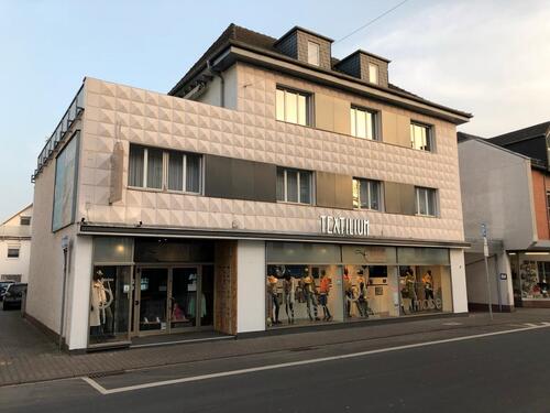 Foto - Ladenfläche in 1 A Lage von Nidda mit Parkplätzen vor der Tür