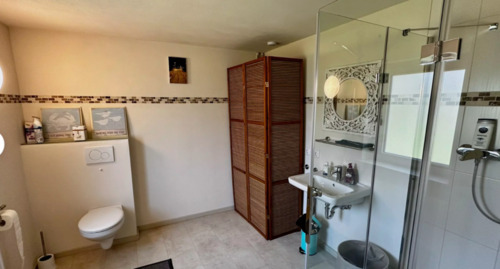 Foto - Einfamilienhaus mit Garten und 2 extra Parplätzen und Vorgarten.