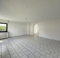 Charmante 5-Zimmer-Maisonette-Wohnung mit großer Terrasse und Garten in begehrter Lage von Dudweiler - Saarbrücken