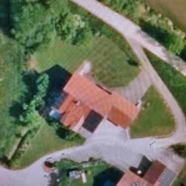 Foto - Einfamilienhaus, 4 Garagen, Kachelofen, Sackgasse