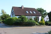 Foto - Großzügiges Einfamilienhaus mit vermietetem Obergeschoss