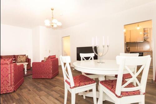 Foto - Helle 1-Zimmer-Wohnung mit Balkon in HH-Iserbrook teilmöbliert